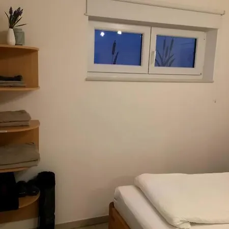 In Gehobener Lage ברוכסל